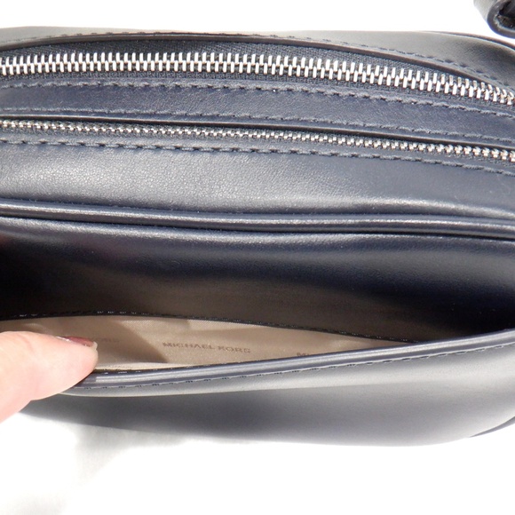 MICHAEL KORS Small Camera Bag Crossbody NWT - Picture 10 of 11